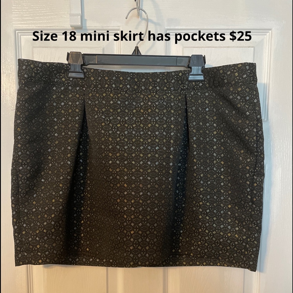 Shiny black gold and silver pleated mini skirt